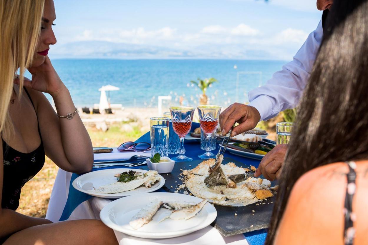 Villa Spiaggia Bianca Dafnila Eksteriør bilde
